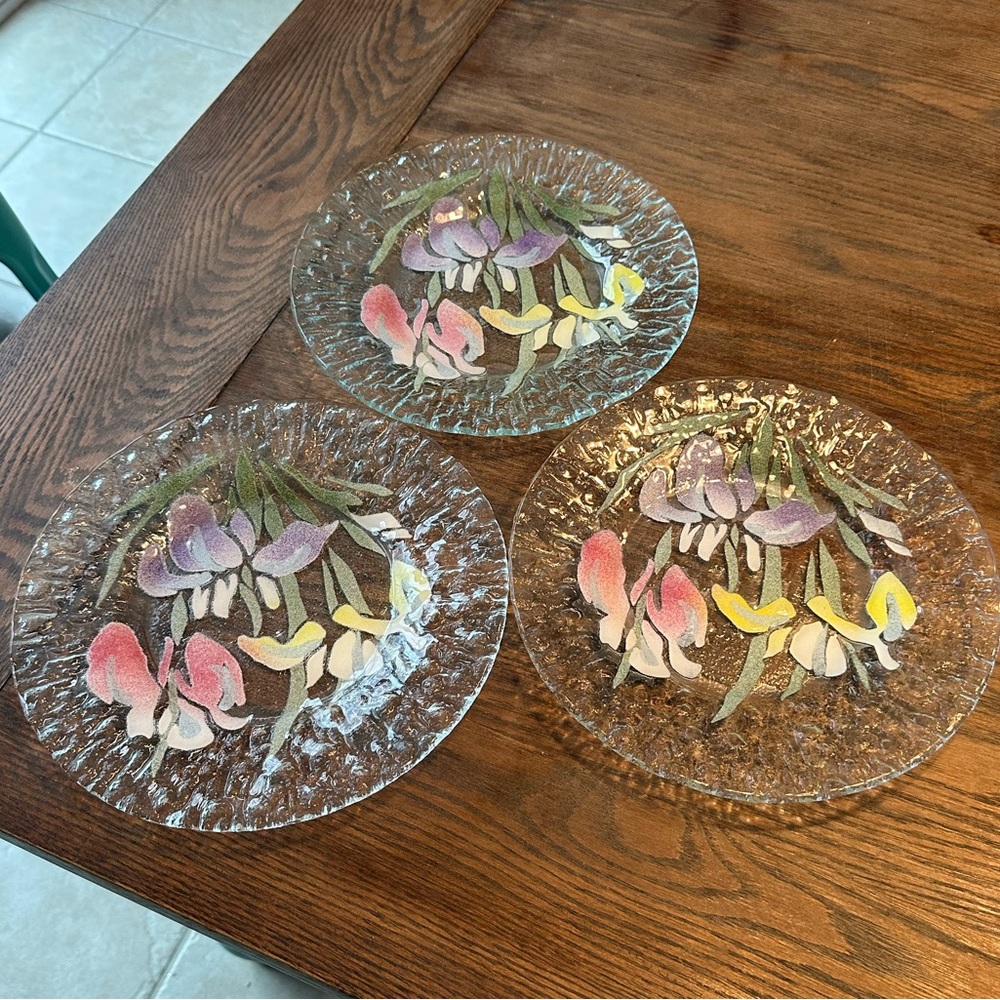 Sydenstricker Glass Dinner Plates Set of Three